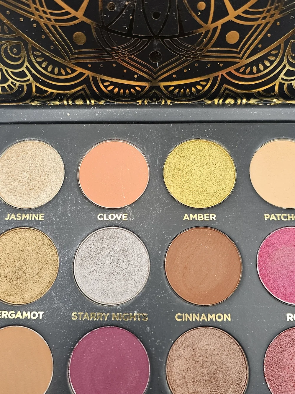 NEW ACE BEAUTE' Quintessential Pallette Eyeshadow Bright Pigmented Colors